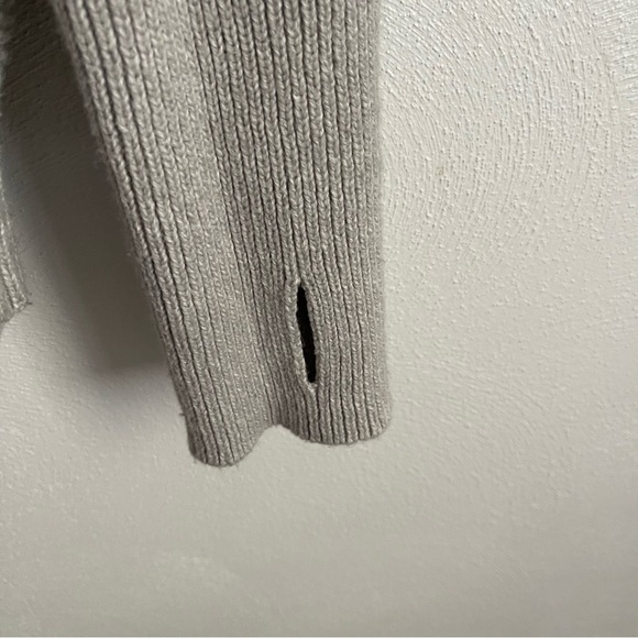 41 HAWTHORN Gray Waffle Knit Cowl Neck Thumb Holes Sweater Size large Stitchfix - Picture 4 of 10